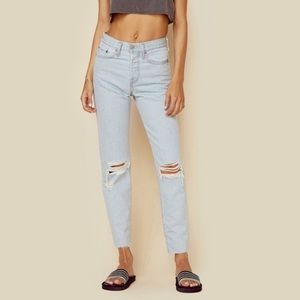 Levi’s Womens Wedgie Fit Jeans Light Wash Size 27